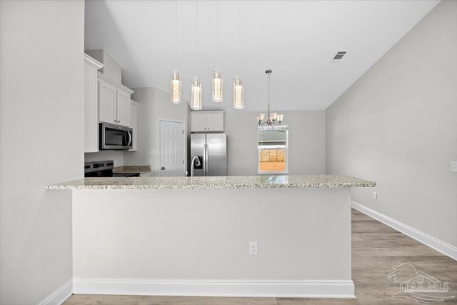 3009 N 36th Ave, Milton, FL 32583