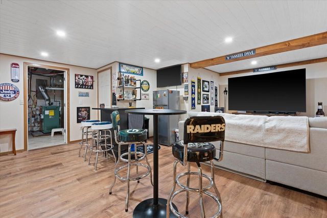 130 W Brown Deer ROAD, Milwaukee, WI 53217