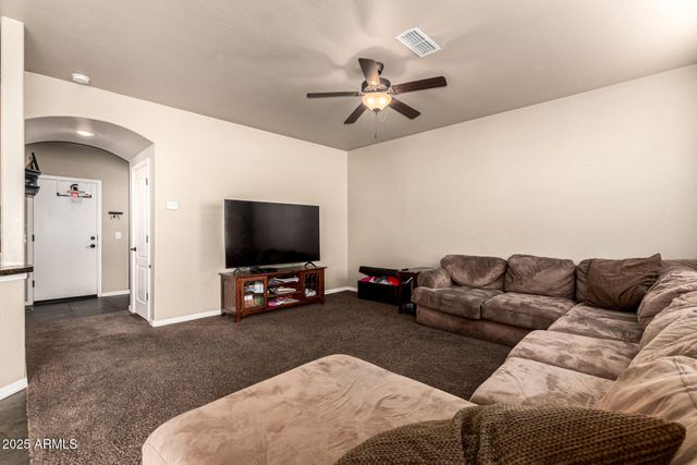 3536 E WAYLAND Drive, Phoenix, AZ 85040