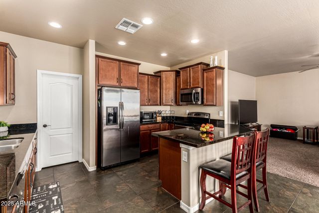 3536 E WAYLAND Drive, Phoenix, AZ 85040