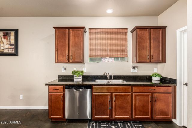 3536 E WAYLAND Drive, Phoenix, AZ 85040