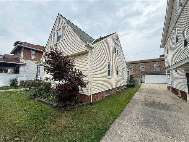 9512 Dorothy Avenue, Garfield Heights, OH 44125