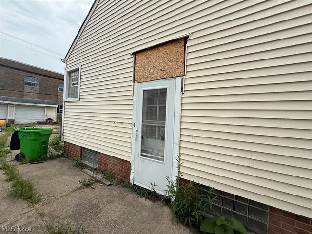 9512 Dorothy Avenue, Garfield Heights, OH 44125