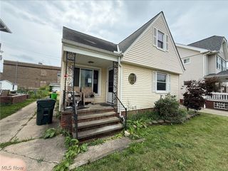 9512 Dorothy Avenue, Garfield Heights, OH 44125