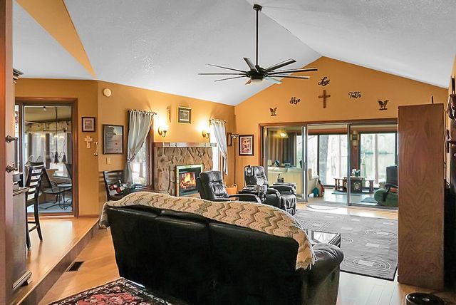 1 Santee Lakes Court, Elloree, SC 29047