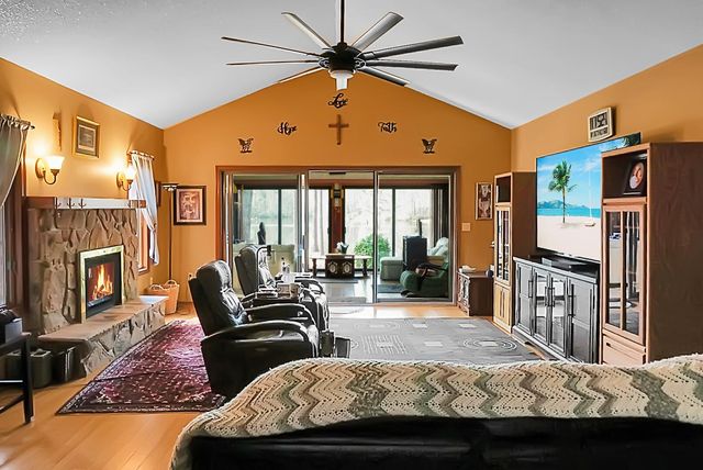 1 Santee Lakes Court, Elloree, SC 29047