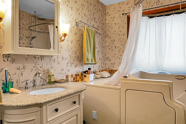 1 Santee Lakes Court, Elloree, SC 29047