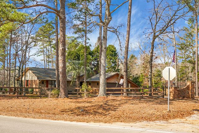 1 Santee Lakes Court, Elloree, SC 29047