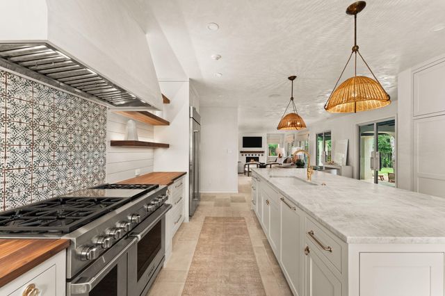 4622 Lake View DR, Austin, TX 78731