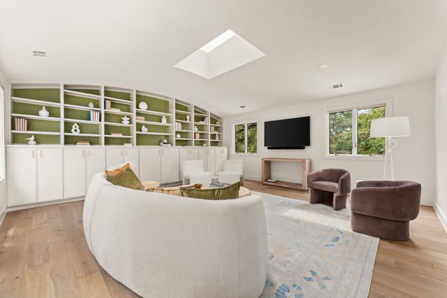 4622 Lake View DR, Austin, TX 78731