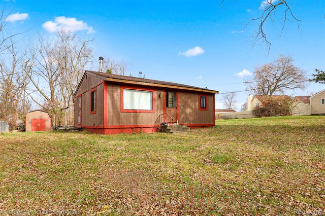 5094 Coshocton Drive, Waterford Charter Township, MI 48327