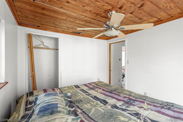 5094 Coshocton Drive, Waterford Charter Township, MI 48327