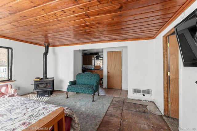 5094 Coshocton Drive, Waterford Charter Township, MI 48327