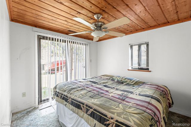 5094 Coshocton Drive, Waterford Charter Township, MI 48327
