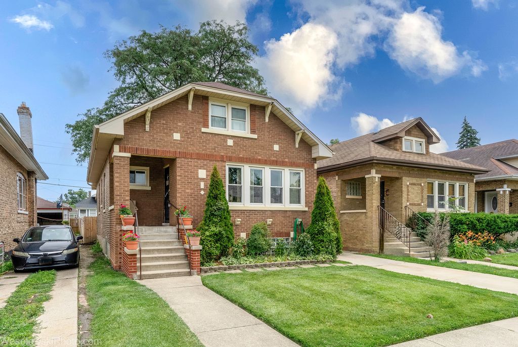 2017 S 11th Avenue, Maywood, IL 60153