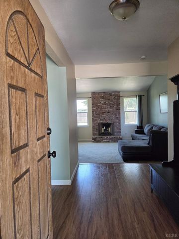 757 Redwood Lane, Lemoore, CA 93245