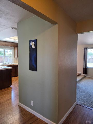 757 Redwood Lane, Lemoore, CA 93245