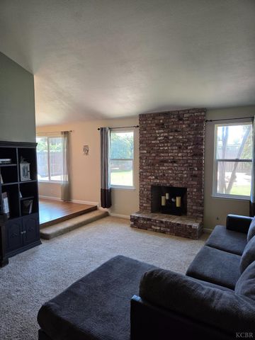 757 Redwood Lane, Lemoore, CA 93245