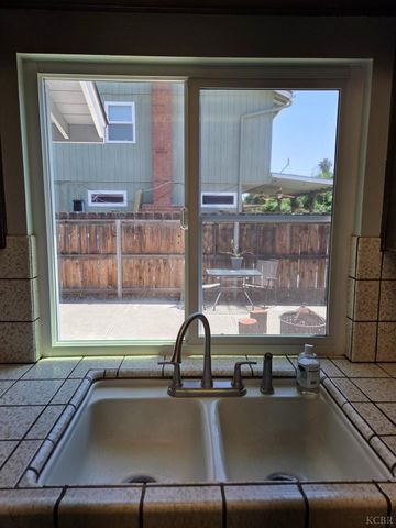 757 Redwood Lane, Lemoore, CA 93245