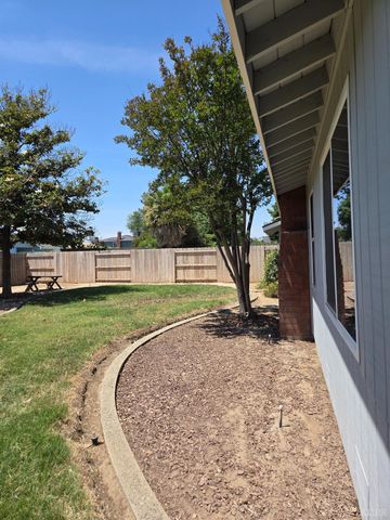 757 Redwood Lane, Lemoore, CA 93245