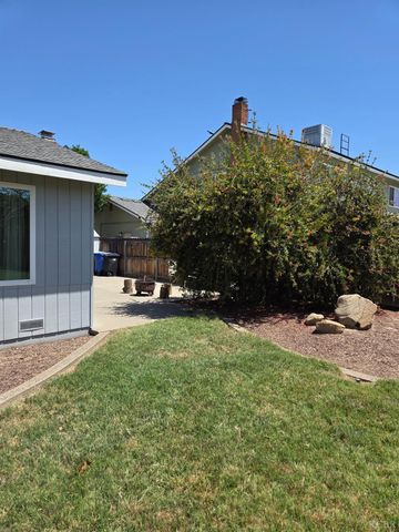 757 Redwood Lane, Lemoore, CA 93245