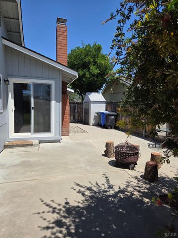 757 Redwood Lane, Lemoore, CA 93245