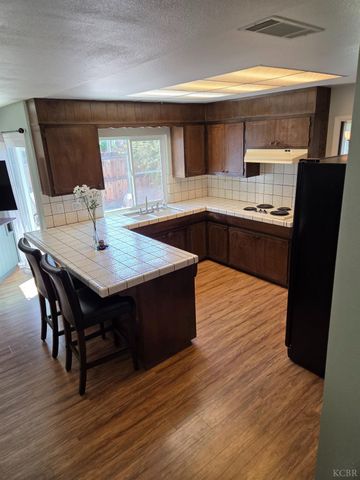 757 Redwood Lane, Lemoore, CA 93245
