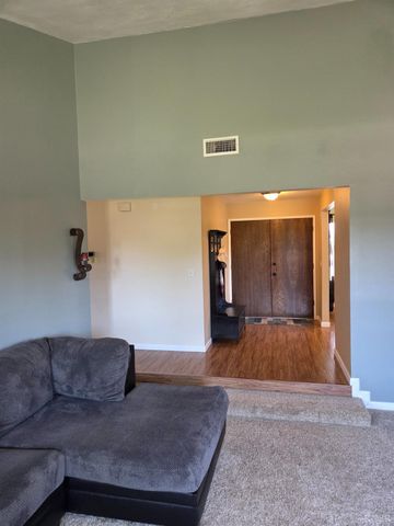 757 Redwood Lane, Lemoore, CA 93245