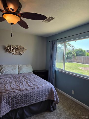 757 Redwood Lane, Lemoore, CA 93245