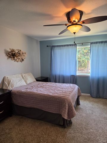 757 Redwood Lane, Lemoore, CA 93245