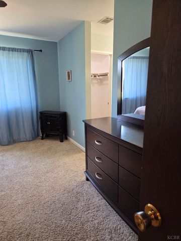 757 Redwood Lane, Lemoore, CA 93245