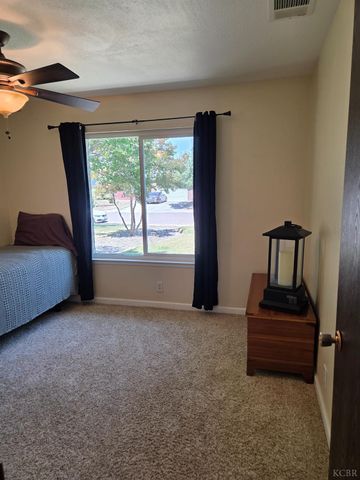757 Redwood Lane, Lemoore, CA 93245