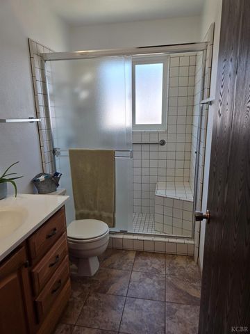 757 Redwood Lane, Lemoore, CA 93245