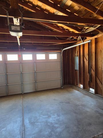 757 Redwood Lane, Lemoore, CA 93245