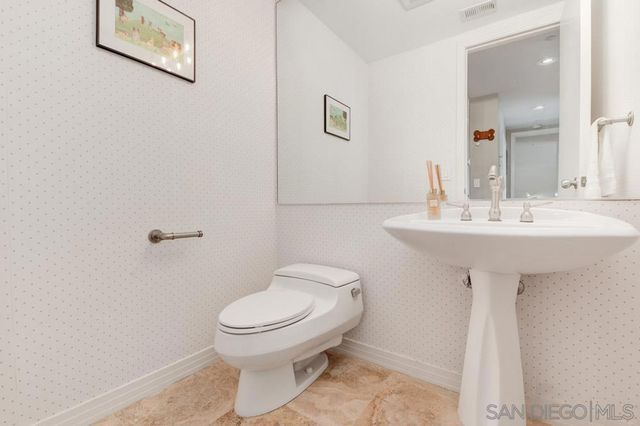 650 Columbia St 411, San Diego, CA 92101