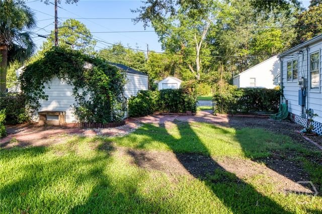 2201 E 41st Street, Savannah, GA 31404