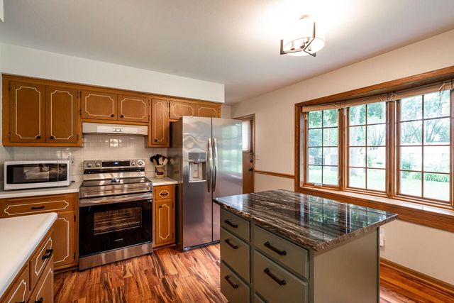 6239 W Carolann DRIVE, Brown Deer, WI 53223