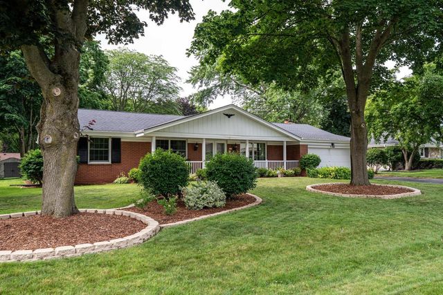 6239 W Carolann DRIVE, Brown Deer, WI 53223