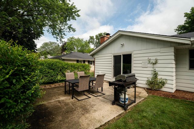 6239 W Carolann DRIVE, Brown Deer, WI 53223