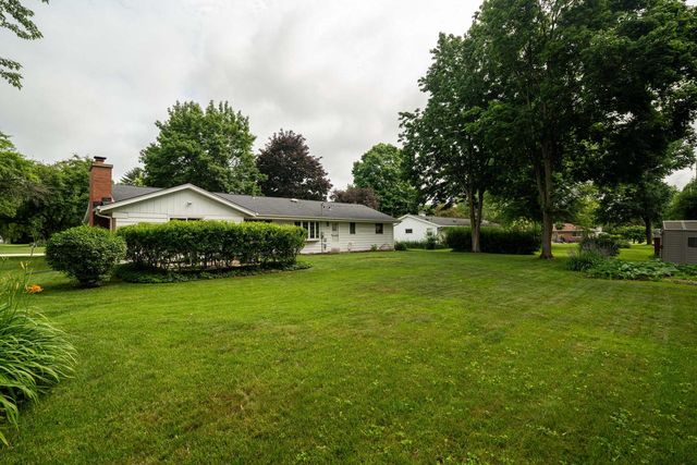 6239 W Carolann DRIVE, Brown Deer, WI 53223