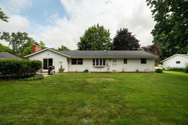 6239 W Carolann DRIVE, Brown Deer, WI 53223