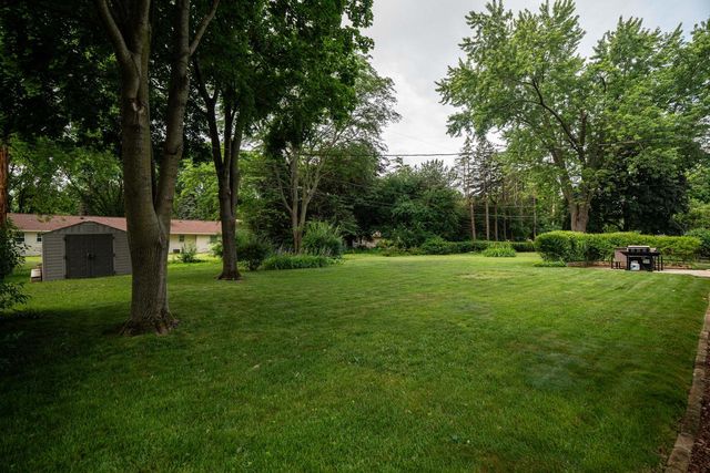 6239 W Carolann DRIVE, Brown Deer, WI 53223