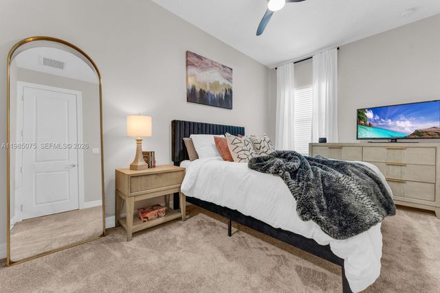 8351 NW 7th Ct, Plantation, FL 33324