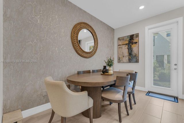 8351 NW 7th Ct, Plantation, FL 33324