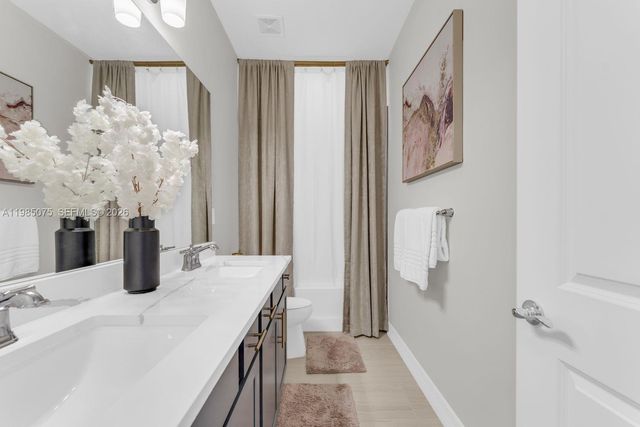 8351 NW 7th Ct, Plantation, FL 33324