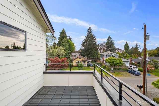 9024 Corliss Avenue N, Seattle, WA 98103