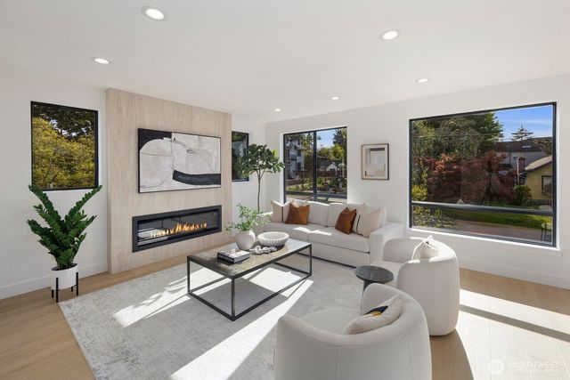 9024 Corliss Avenue N, Seattle, WA 98103