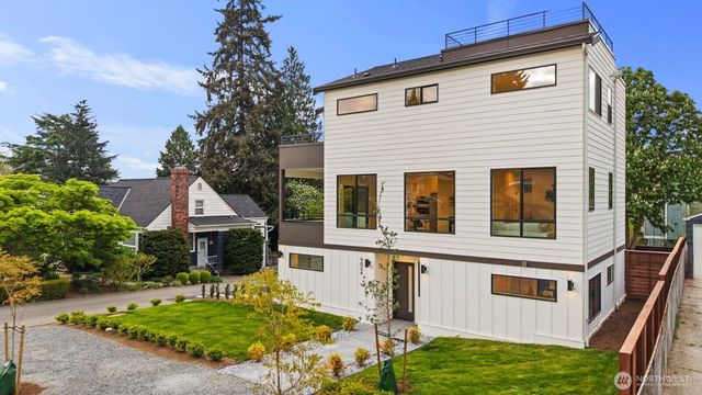 9024 Corliss Avenue N, Seattle, WA 98103