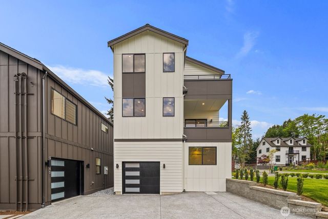 9024 Corliss Avenue N, Seattle, WA 98103