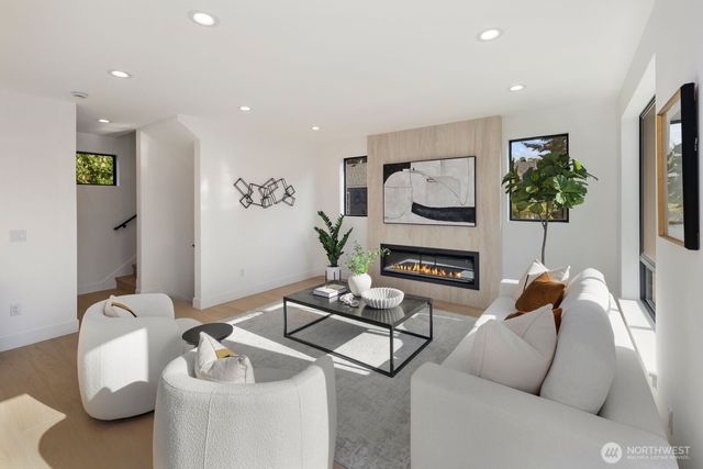 9024 Corliss Avenue N, Seattle, WA 98103